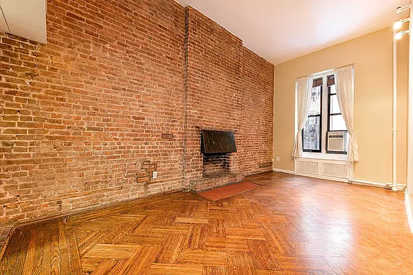 Rented by REAL New York | media 3