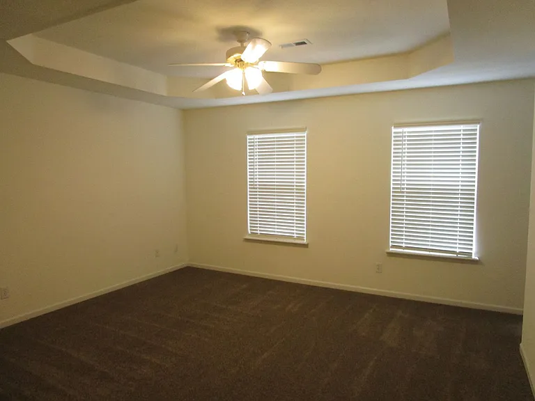 2409-2411 Northampton Dr. — Photo 18