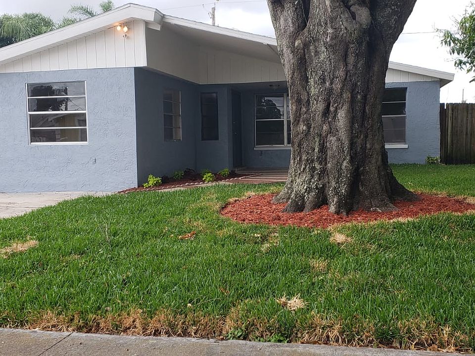 1st image of 6813 N Coolidge Ave