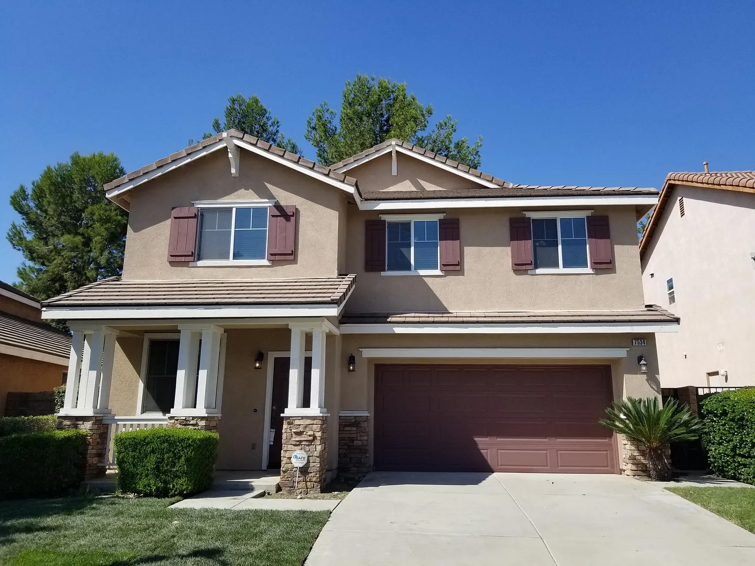 4 bed, 2.5 bath, 2419 sqft, $3,700 — Photo 2