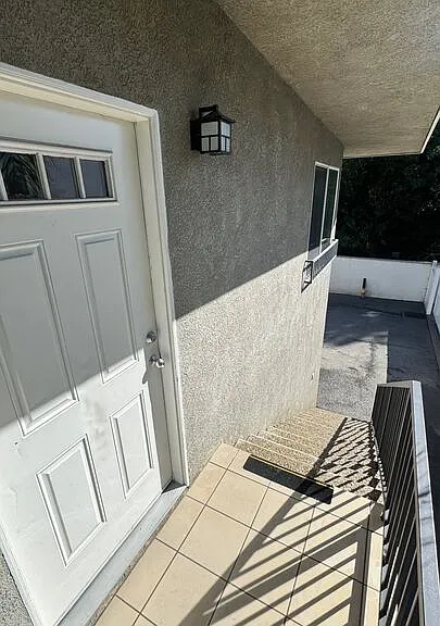 15360 Wyandotte St — Photo 6