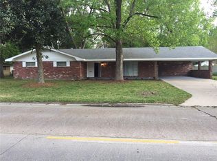 407 W Sale Rd, Lake Charles, LA 70605