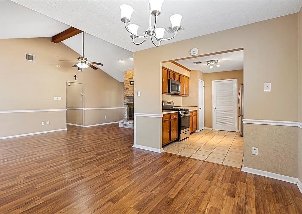 1st image of 29018 Elmwood Dr