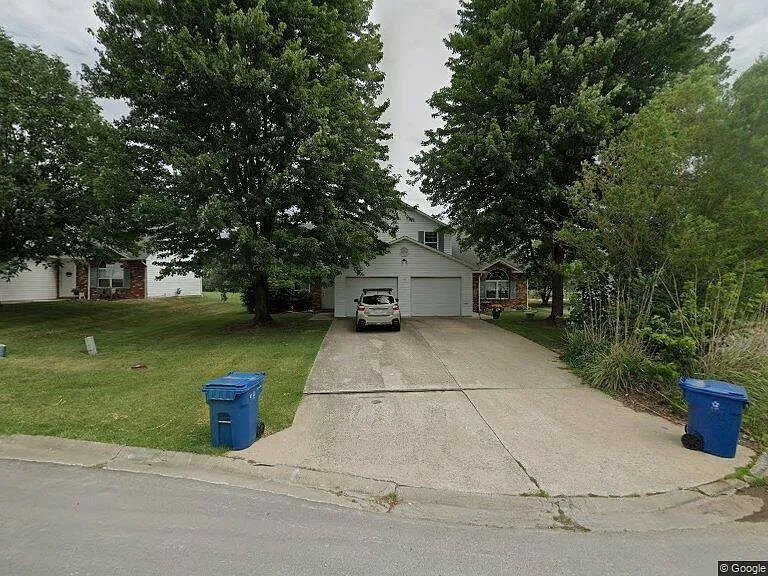 104 SouthWoods Court - A — Photo 1