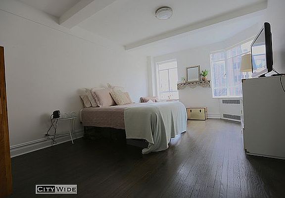 3rd image of 20 5th Ave #3W