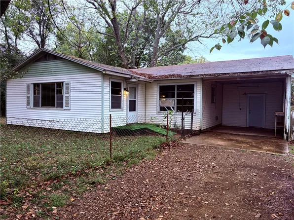 1523 S Roberts Rd, Fayetteville, AR 72701