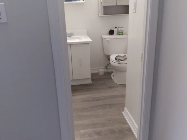 560 Bloor St E #304 — Photo 9