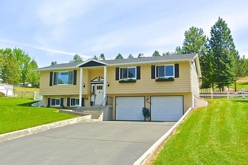 3rd image of 3225 Paul Ln