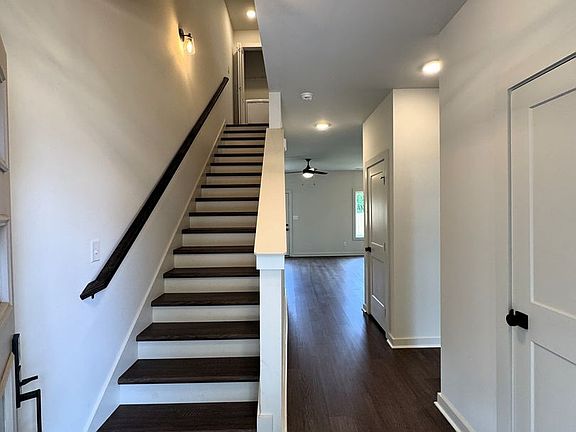 3rd image of 2504 Freeman Rd
