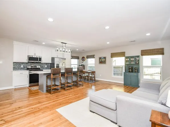 6818 Japonica St, Houston, TX 77087