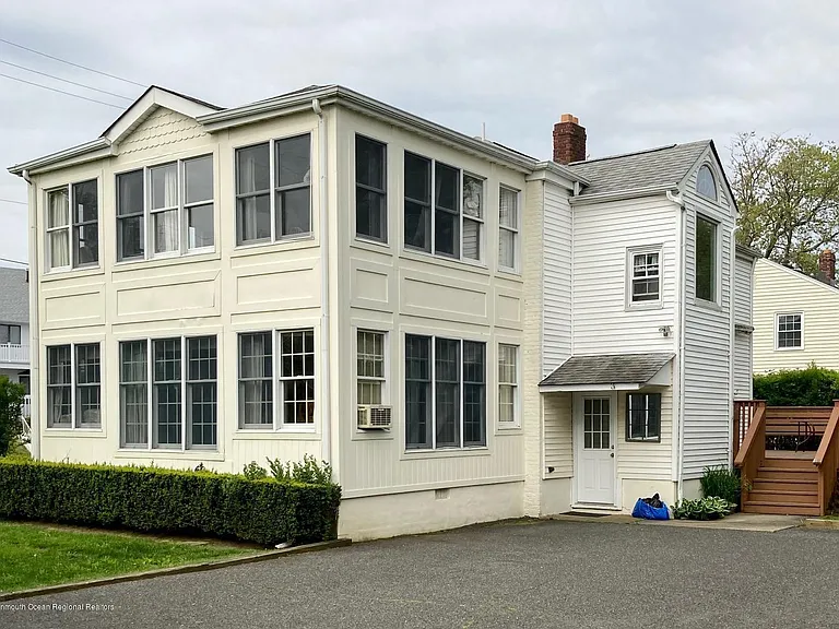 3 Cedar Ave #UPSTAIRS — Photo 9
