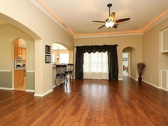 2nd image of 8527 Regalbrook Dr