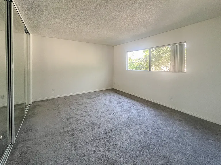 4077-4083 Tujunga Ave #202 — Photo 12