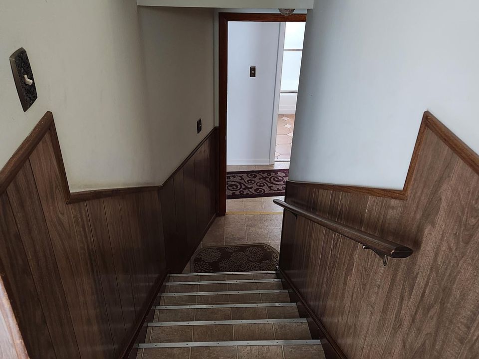 1st image of 9 Saint Anthony Dr #2