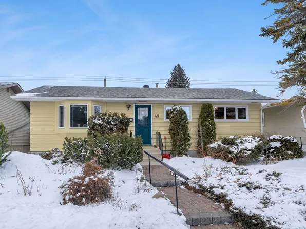 49 Kentish Dr SW, Calgary, AB T2V 2L4