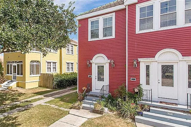 5421 Canal Blvd — Photo 1