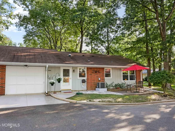 135A Farrington Court, Lakewood, NJ 08701
