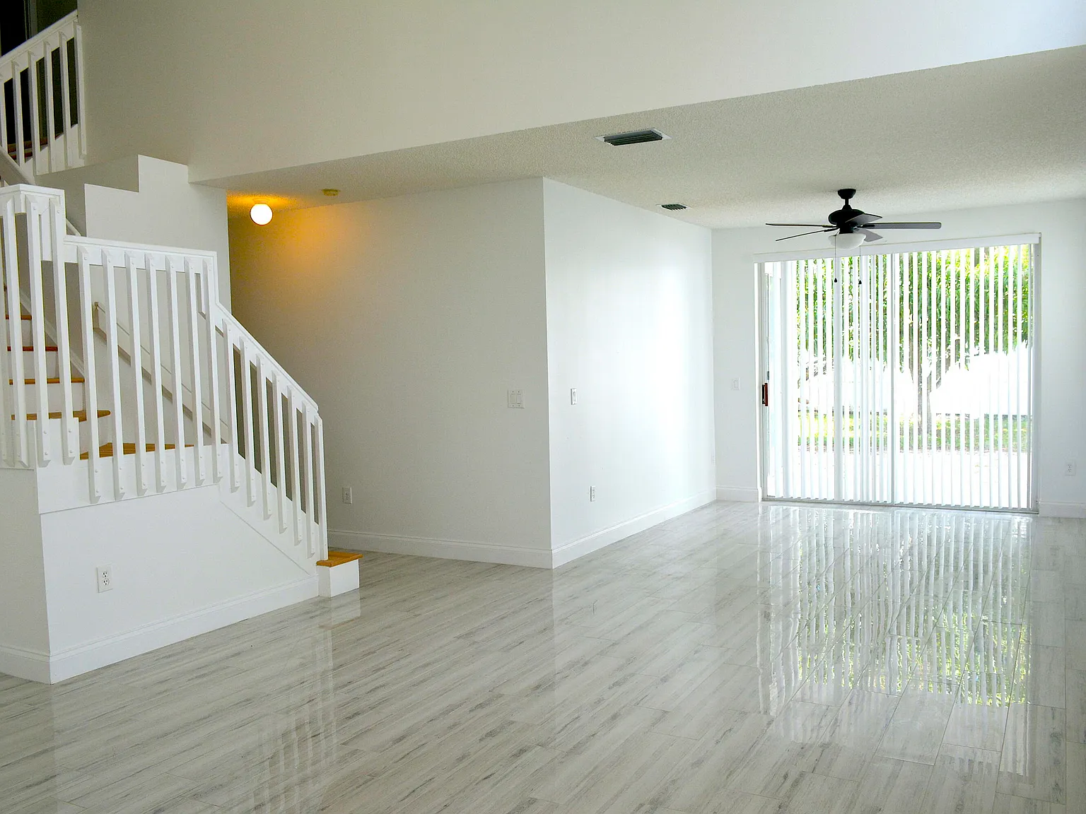 4 bed, 2.5 bath, 2762 sqft, $3,700 — Photo 4