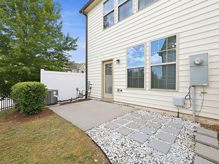 221 Irving Way — Photo 28
