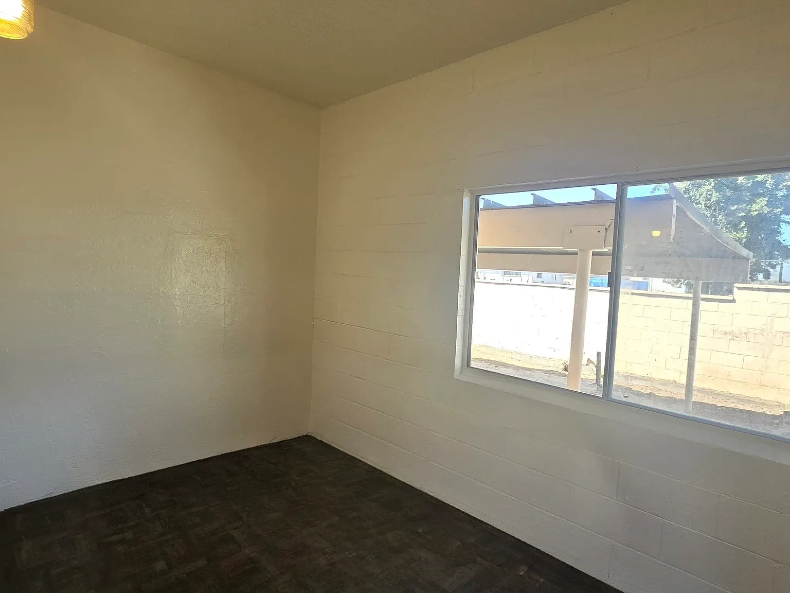 2 bed, 1000 sqft, $1,300 — Photo 4