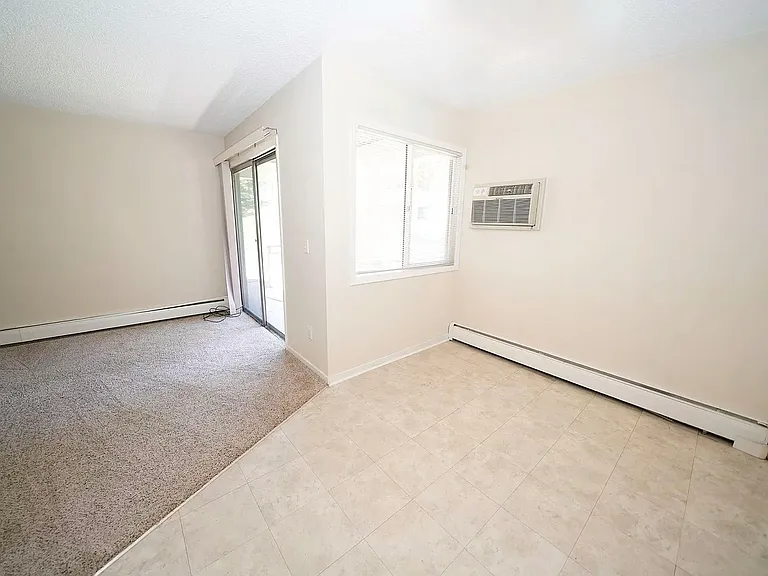1311 W 82nd St #B — Photo 4