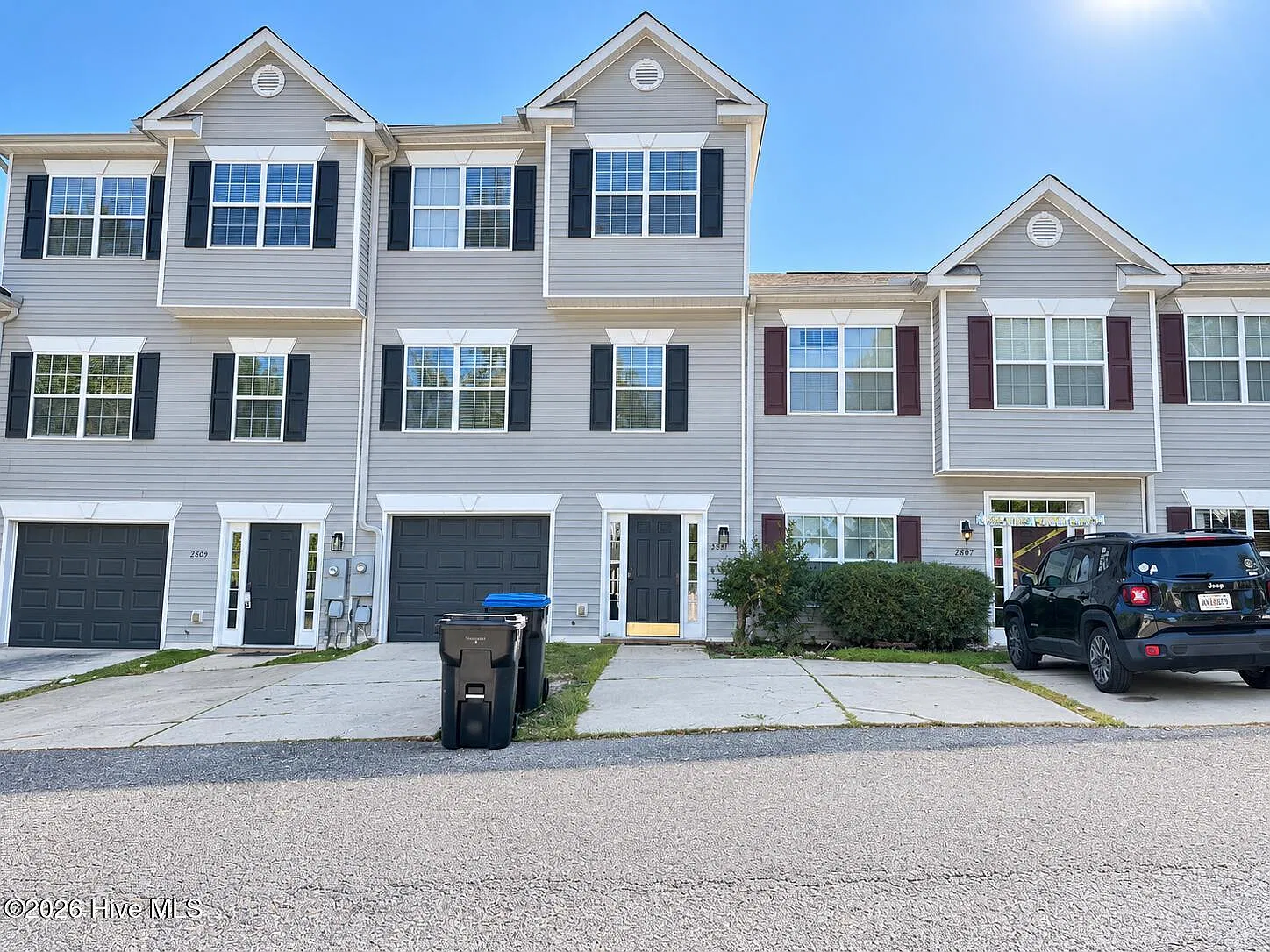 4 bed, 2.5 bath, 1942 sqft, $2,125 — Photo 1