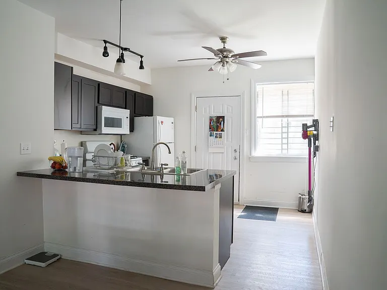 4705 N Troy St — Photo 6