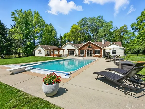 1160 Whispering Woods Ln, Springboro, OH 45066