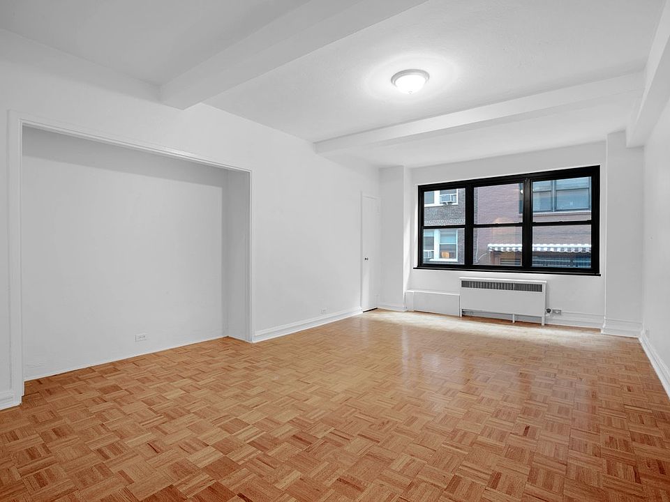 1st image of 310 E 44th St APT 315