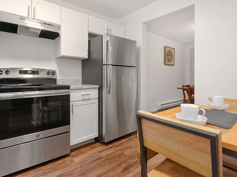 South Winds Apartments — Photo 24