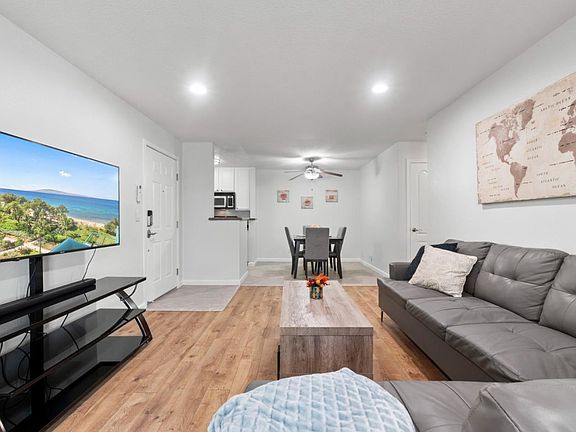 5th image of 926 Catkin Ct
