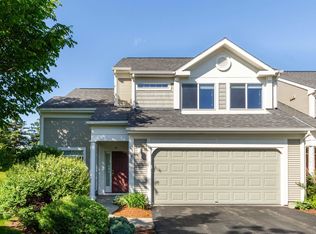 90 Hummingbird Ln, South Burlington, VT 05403