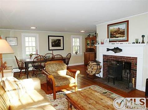 5th image of 11 View Crest Dr