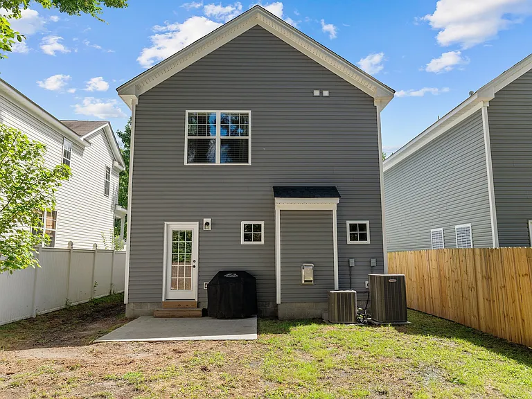 115 Thalia Rd — Photo 30