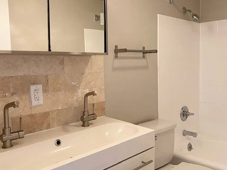 2020 Building — Photo 60