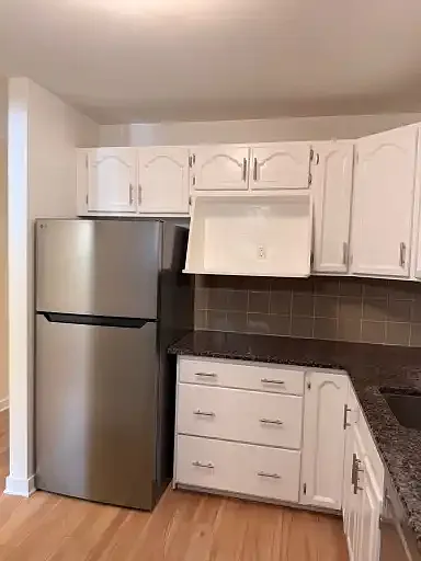 3 bed, 1.5 bath, 1350 sqft, $2,650 — Photo 4