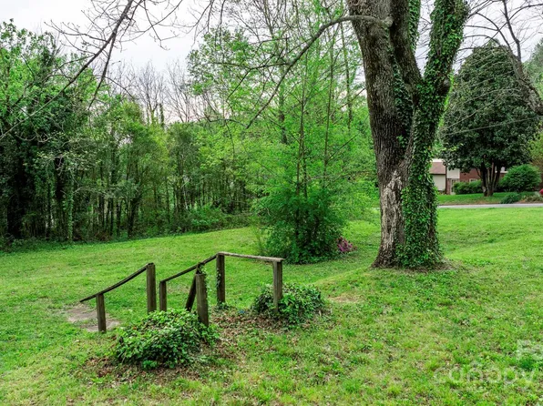 219 Tate St, Morganton, NC 28655