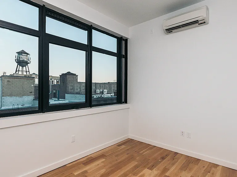 44 Kent St #318 — Photo 4