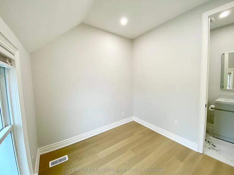41 Arnold Cres — Photo 25