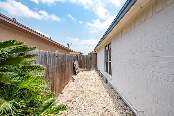 14958 Aquarius St — Photo 24