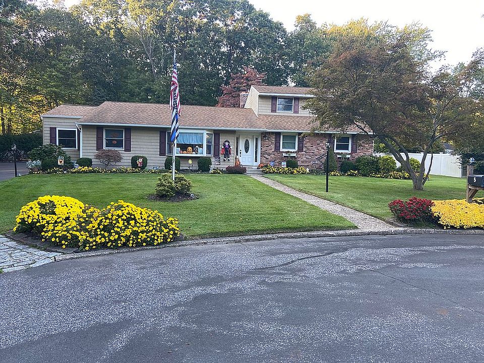 1st image of 5 Plum Ct