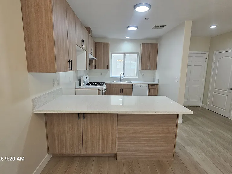 616 N Jackson St #103 — Photo 11