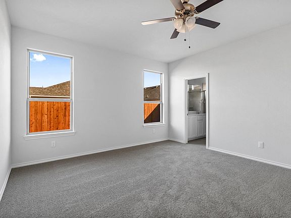 3rd image of 3308 Dahlia Dr