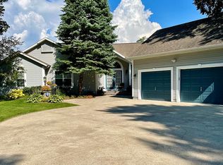 534 S Bear Lake Rd, Muskegon, MI 49445