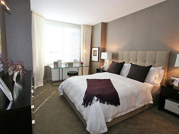 3rd image of 320 W 38th St APT 1908