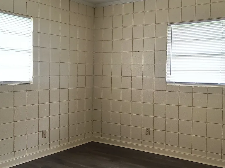 3010 S Holly St — Photo 7