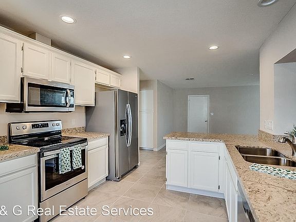 5th image of 15638 N 54th St