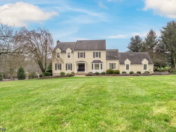 9 Tiger Hill Drive, Peapack Gladstone Boro, NJ 07934