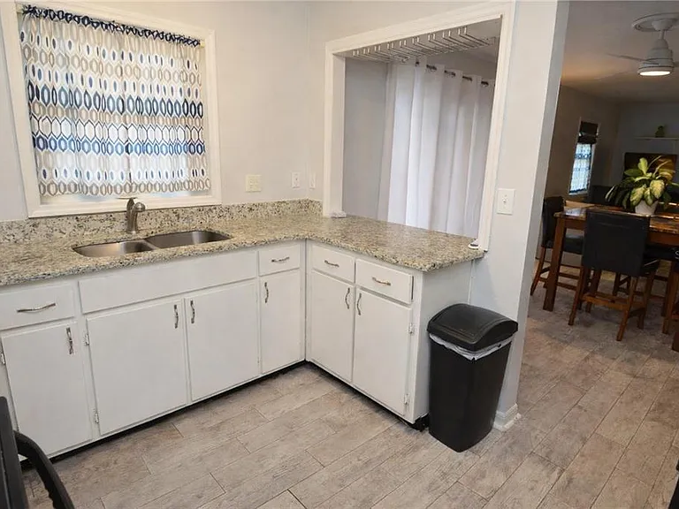 3873 Pompano Dr SE #B — Photo 10