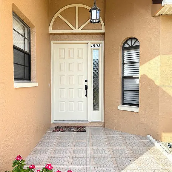 1503 Overland Dr — Photo 2